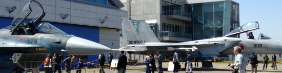 開館15周年イベント　F-15　F-2 の地上展示